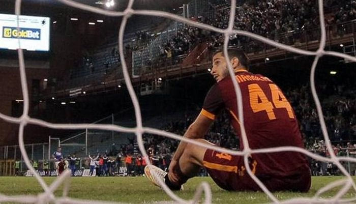 Τραγικό αυτογκόλ ο Μανωλάς