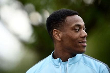 Μόνο με τη “Χρυσή Μπάλα” τα 80 εκ. στον Μαρσιάλ