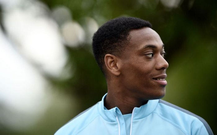 Μόνο με τη “Χρυσή Μπάλα” τα 80 εκ. στον Μαρσιάλ