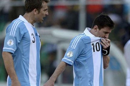 Εμετός από Μέσι, οξυγόνο σε Ντι Μαρία στο υψόμετρο της Βολιβίας