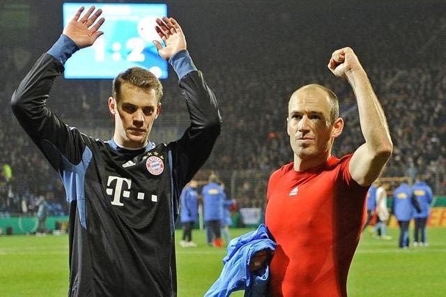 Ρόμπεν και Νόιερ παραδίδουν μαθήματα ποδοσφαίρου