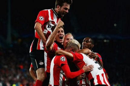 Υπέταξε τη Γιουνάιτεντ η Αϊντχόφεν, με το δεξί η Βόλφσμπουργκ