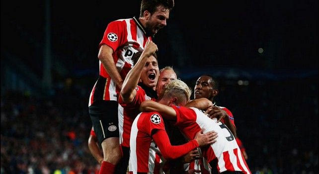 Υπέταξε τη Γιουνάιτεντ η Αϊντχόφεν, με το δεξί η Βόλφσμπουργκ