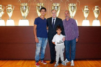 H Ρεάλ καλωσόρισε τον μικρό πρόσφυγα και την οικογένειά του