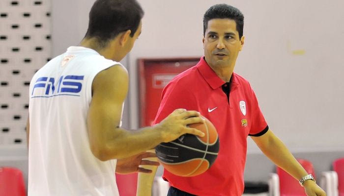 Σφαιρόπουλος: “Τιμή να δουλεύεις στον Ολυμπιακό”