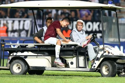 Εκτός ο Σιμόες, ατομικό Τζεμπούρ-Μπακάκης