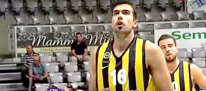 Το ντεμπούτο του Σλούκα με την Φενέρμπαχτσε