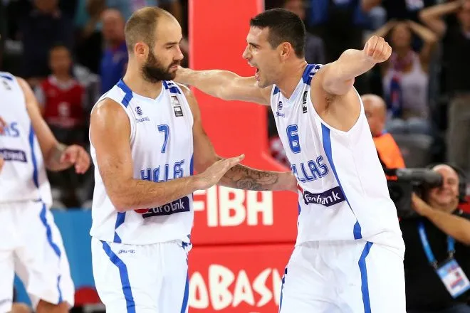 Μπασούρης: “Θα παίζουμε την Κυριακή”