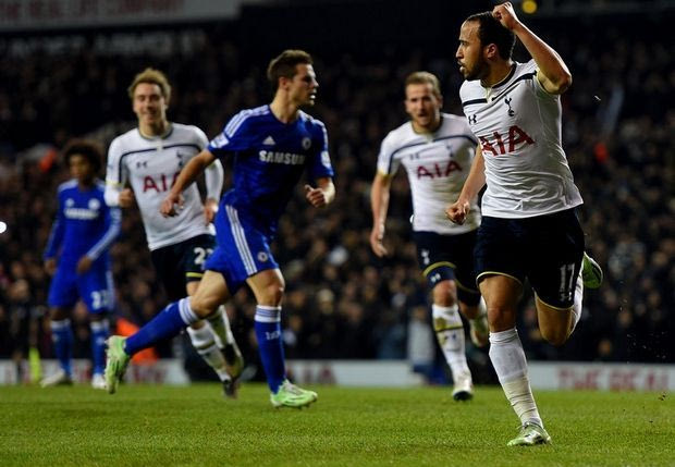 Γκάφα λόγω FM από τη σύντροφο του Τάουνσεντ!