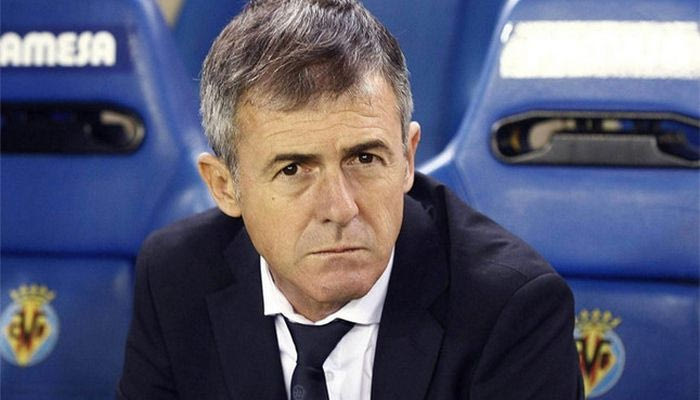 Απολύθηκε μέσω… e-mail ο Αλκαράθ