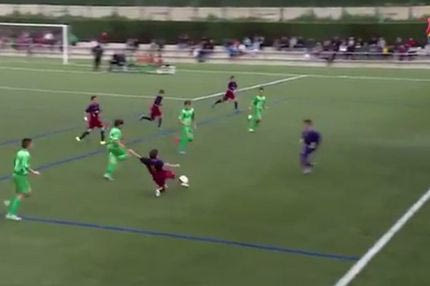 Γκολ-μαγεία από πιτσιρίκια της Masia