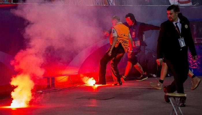 Η UEFA κάλεσε σε απολογία τις Μπενφίκα και Ατλέτικο