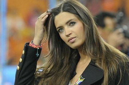 Τούρτα στο πρόσωπο της Καρμπονέρο