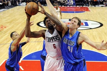 Ξέσπασαν οι Κλίπερς, νίκη για Χοκς