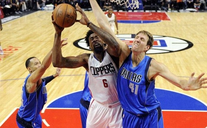 Ξέσπασαν οι Κλίπερς, νίκη για Χοκς