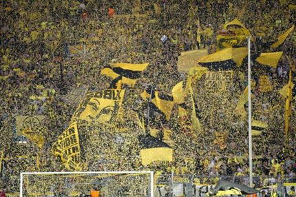 Πανό κατά της κάρτας φιλάθλου από τους οπαδούς της Ντόρτμουντ