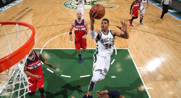 Συγκλονιστικός Αντετοκούνμπο, ήττα για Μπακς