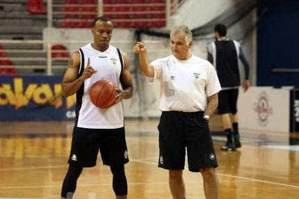 Στα… πιτς ο Τσόχλας και πρώτη για Χάτσερ