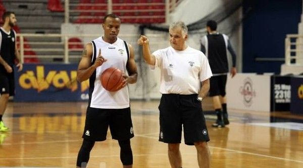 Στα… πιτς ο Τσόχλας και πρώτη για Χάτσερ