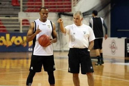 VIDEOS: Ο Σούλης παραδίδει μαθήματα στον Χάτσερ