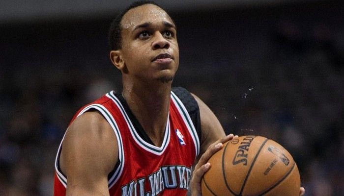 Πλήρωσαν ακριβά για αναπληρωματικό οι Μπακς