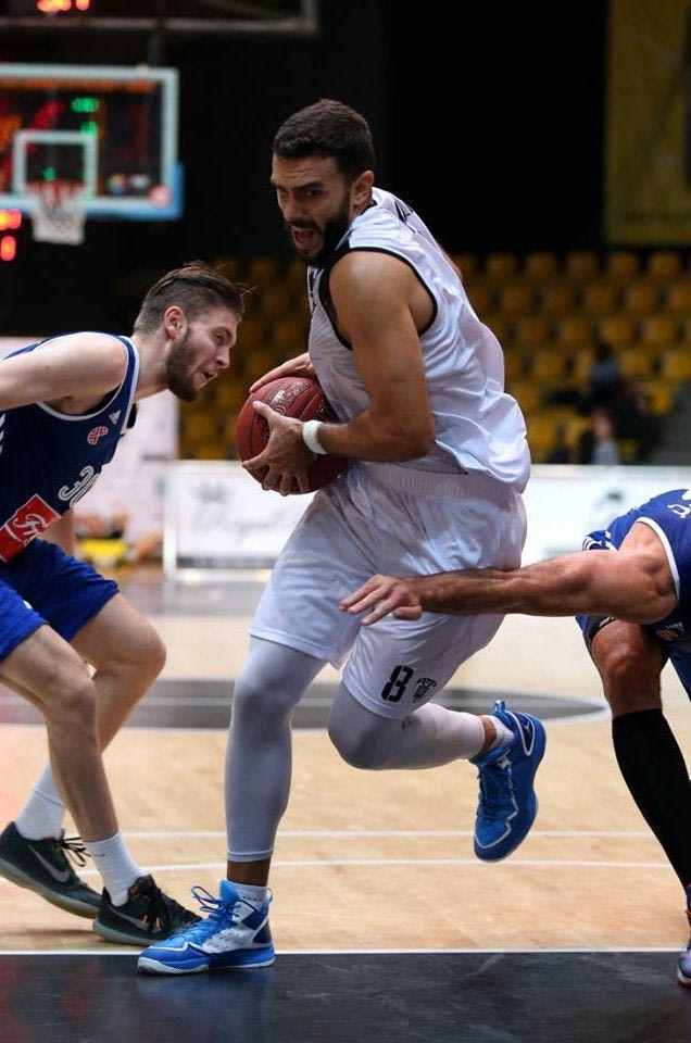 Ο Κακαρούδης επέστρεψε… δριμύτερος