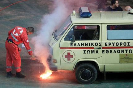 Καπνογόνα και διακοπή στην Τούμπα