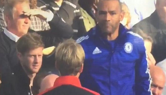 Ένταση Κλοπ με τον βοηθό της Τσέλσι