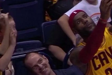 Η selfie του Λεμπρόν με τους φίλους των Καβαλίερς