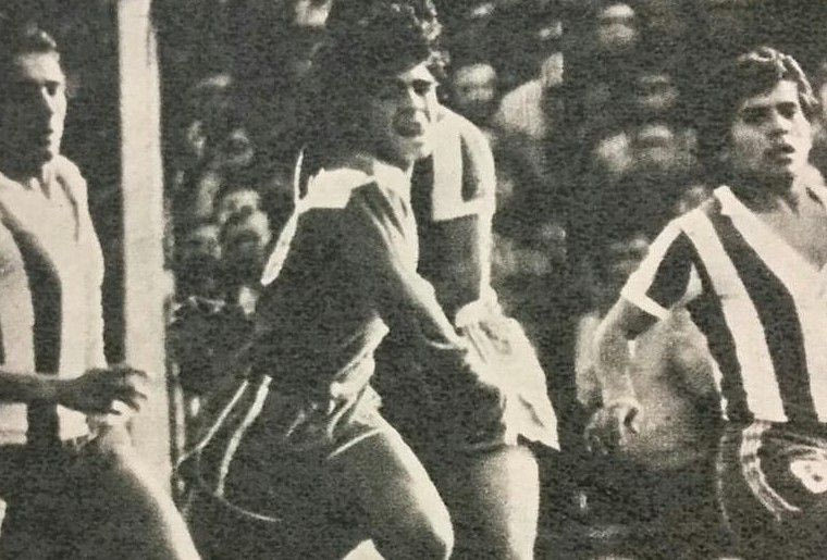 Οι εφημερίδες του 1976 για το ντεμπούτο του Μαραντόνα