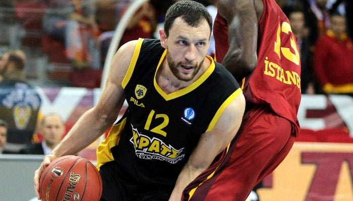 “Μάτιασαν” τον Μαυροκεφαλίδη, έσπασε τη μύτη του