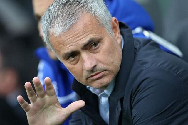 Τσουχτερό πρόστιμο και μία αγωνιστική στον Μουρίνιο