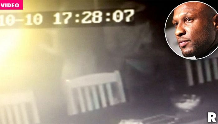 VIDEO: Ο Όντομ παίρνει χάπια στον οίκο ανοχής