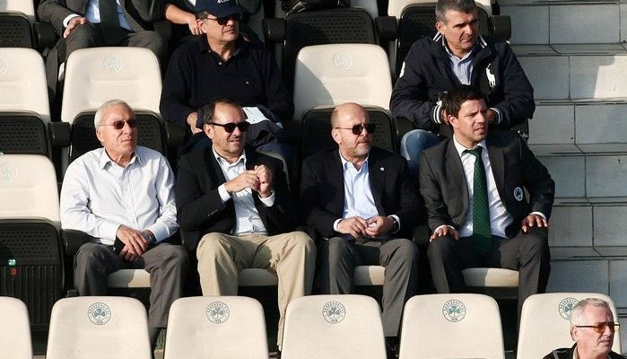 Μεταξύ στενών συγγενών και φίλων