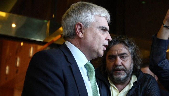 Παπαδόπουλος: “Νικάμε και τους διαιτητές”