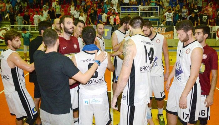 2η αγ.: Παρέλαση με 100άρα του Προμηθέα στη Λιβαδειά