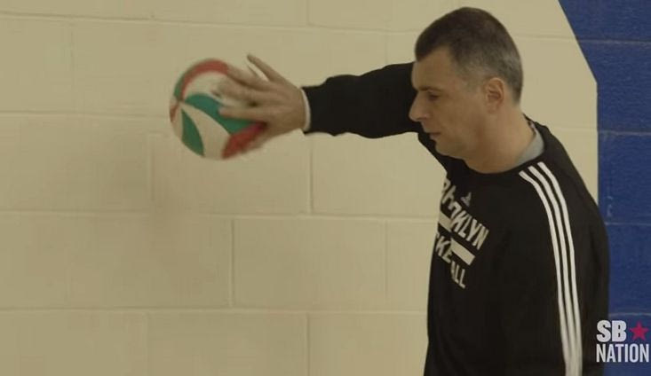 Ο ιδιοκτήτης των Νετς προπονείται μαζί με τους παίκτες