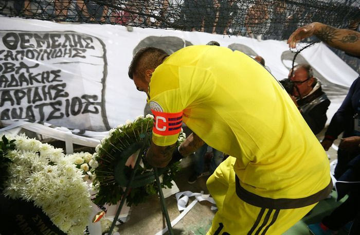 Τίμησαν τη μνήμη των θυμάτων των Τεμπών οι παίκτες του Ολυμπιακού