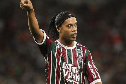 Το άλεϊ ουπ του Ροναλντίνιο!