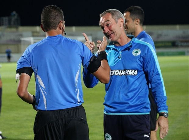 Ρούτερ: “Θα συνεχίσουν οι διαιτητές να μας αντιμετωπίζουν με αυτό τον τρόπο;”