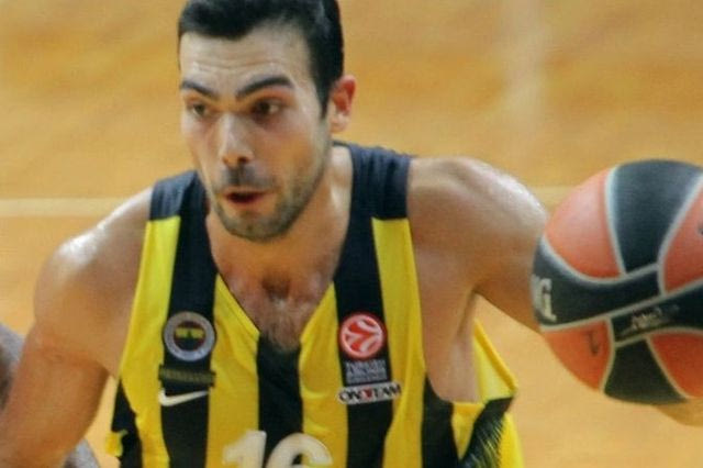 Η φοβερή ασίστ του Σλούκα