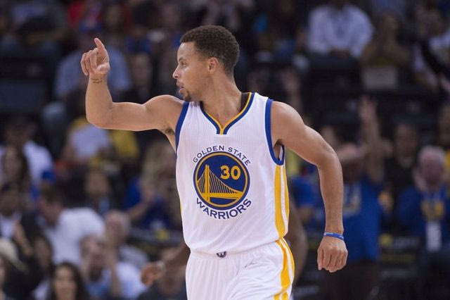 Mπλουζάκι-τρολάρισμα από τους Ουόριορς για τον Μπάρκλεϊ