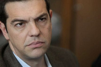 Στο σπίτι του Τσίπρα οπαδοί του Παναθηναϊκού, επεισόδια στους γύρω δρόμους!