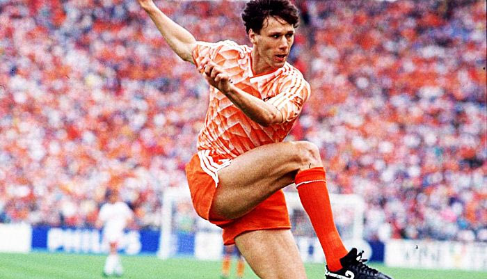 Φαν Μπάστεν: Μία ξεχωριστή καριέρα μέσα από 10 γκολ