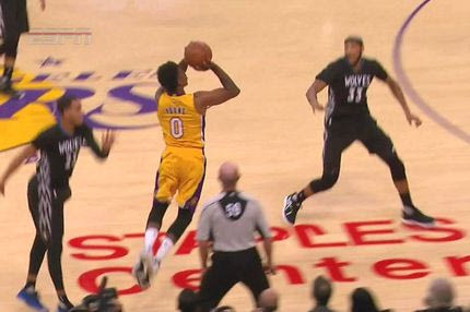 Τρομερό buzzer-beater για τους Λέικερς ο Γιανγκ