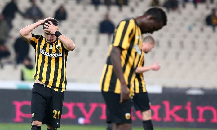 Αποδοκιμάστηκαν οι παίκτες της ΑΕΚ στο ΟΑΚΑ