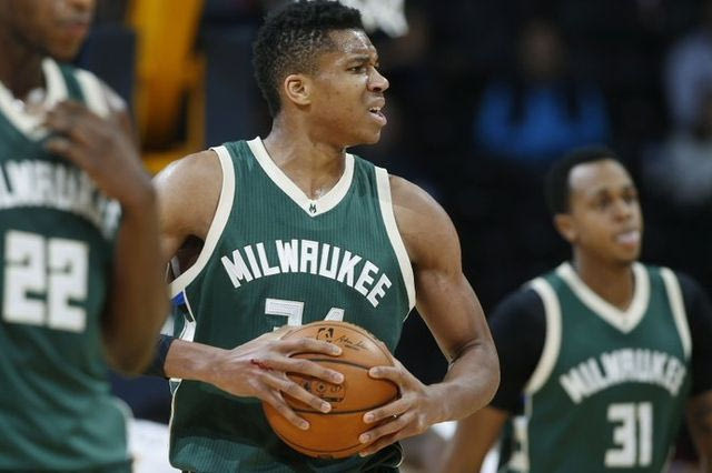 Ο προπονητής των Κινγκς αποθεώνει τον Αντετοκούνμπο