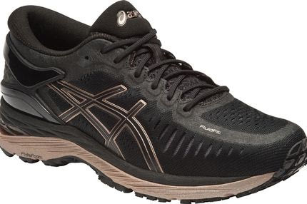 Η ASICS γράφει ιστορία με το κορυφαίο παπούτσι νέας τεχνολογίας