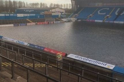 Λίμνη το γήπεδο της Κάρλαϊλ