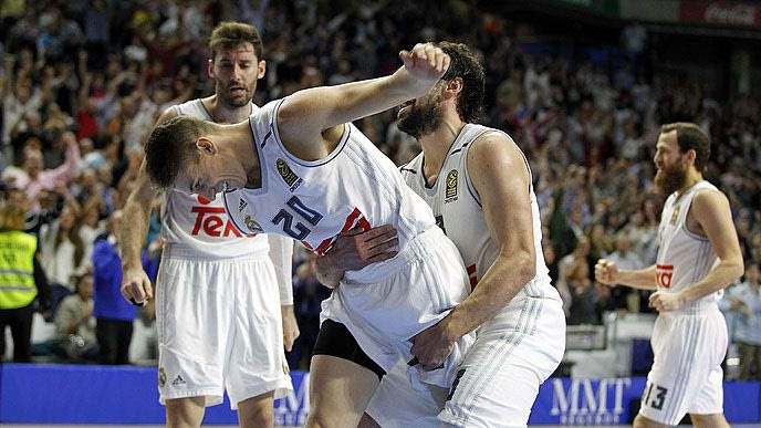 Στην κορυφή το τρίποντο του Κάρολ